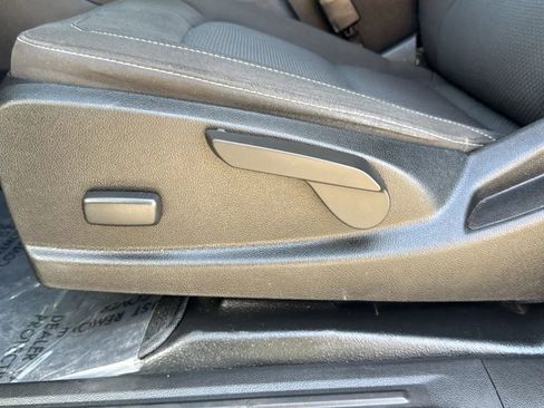 Used 2021 Chevrolet Colorado LT w/ Fleet Safety Package RWD image 11