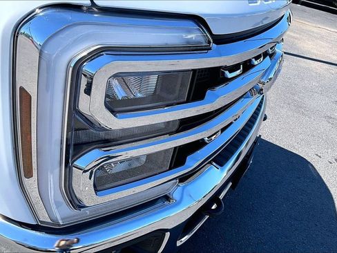 Used 2025 Ford F250 Lariat AWD/4WD image 33