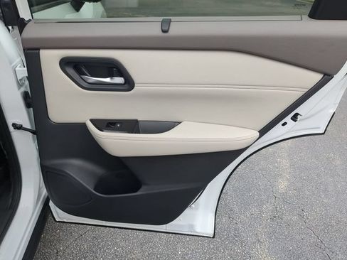 Certified 2024 Nissan Rogue SV w/ SV Premium Package FWD image 32