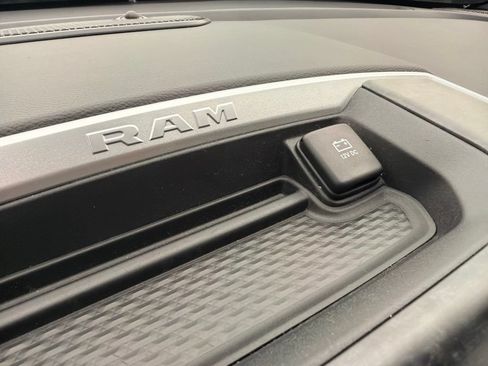 Used 2022 RAM 1500 Big Horn AWD/4WD image 33