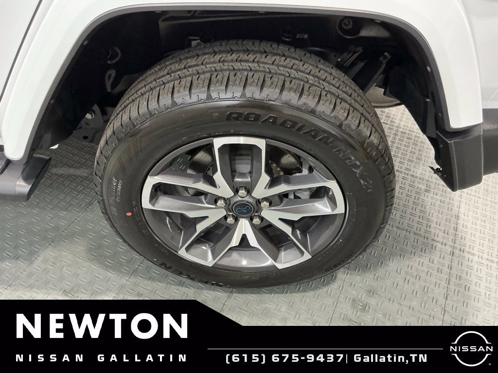 Used 2024 Jeep Wrangler Unlimited w/ Convenience Group AWD/4WD image 53