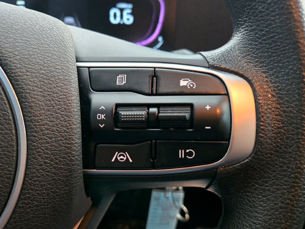 Used 2025 Kia Sportage LX AWD/4WD image 28