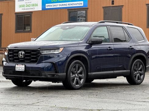 Certified 2025 Honda Pilot Sport image 8