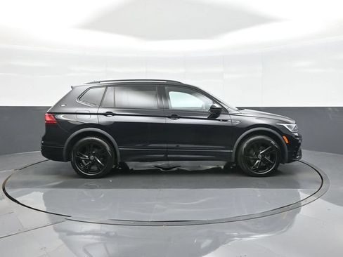 Used 2023 Volkswagen Tiguan SE R-Line FWD image 8