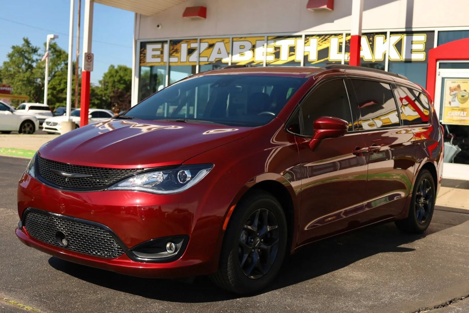 Used 2019 Chrysler Pacifica Touring-L w/ Advanced Safetytec Group FWD image 1