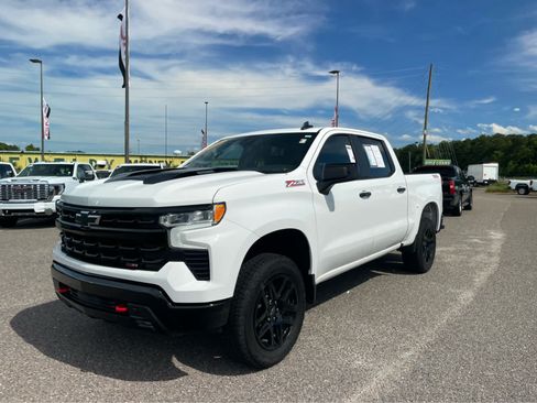Used 2026 Chevrolet Silverado 1500 LT Trail Boss w/ Convenience Package II AWD/4WD image 4