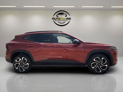 Used 2024 Chevrolet Trax RS w/ Driver Confidence Package image 3