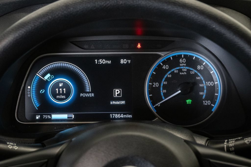 Used 2025 Nissan Leaf S FWD image 15