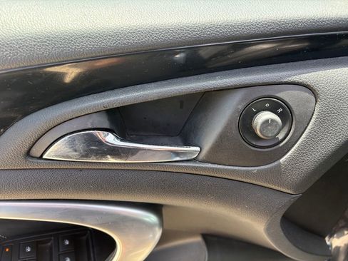 Used 2013 Buick Regal Premium FWD image 11