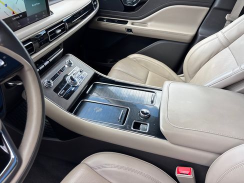 Used 2023 Lincoln Aviator Reserve w/ Equipment Group 201A AWD/4WD image 23
