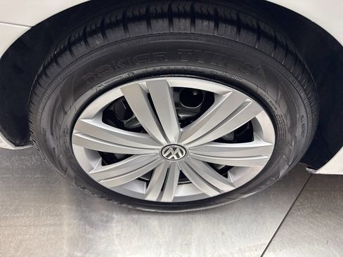 Used 2017 Volkswagen Jetta S image 36