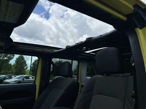 Used 2023 Jeep Wrangler Unlimited w/ Sun & Screen Package AWD/4WD image 22