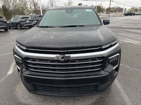 Used 2024 Chevrolet Traverse LT image 8