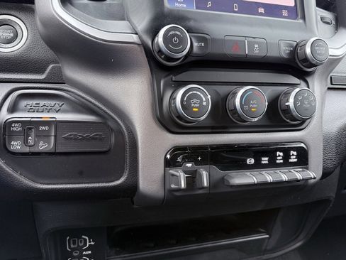 Used 2024 RAM 2500 Big Horn w/ Off Road Package image 19