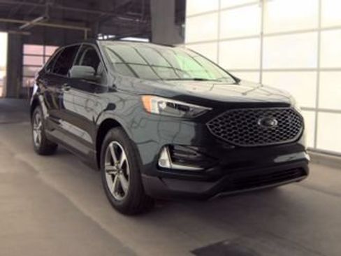 Used 2024 Ford Edge SEL w/ Convenience Package AWD/4WD image 4