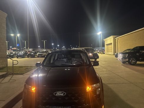 Certified 2025 Ford Maverick XLT w/ Equipment Group 302A image 2