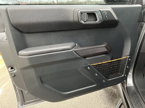 Used 2024 Ford Bronco Badlands image 14