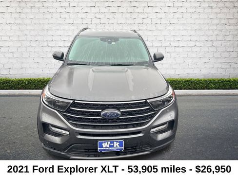 Used 2021 Ford Explorer XLT w/ Equipment Group 202A image 7