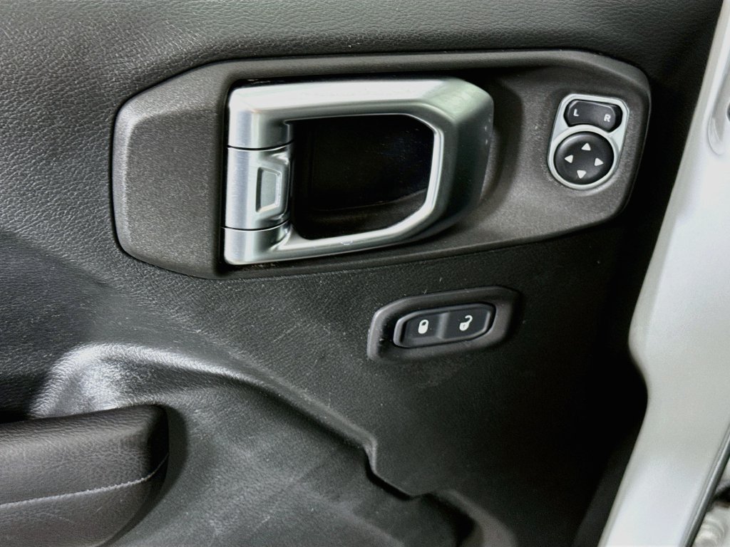 Used 2019 Jeep Wrangler Unlimited Sport S AWD/4WD image 22