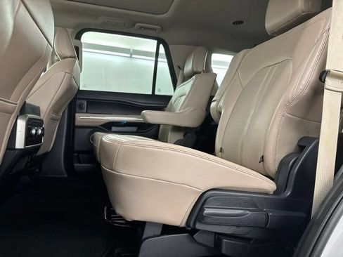 Used 2024 Ford Expedition Limited RWD image 11