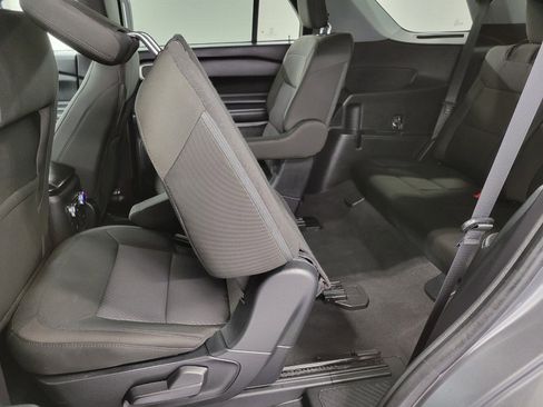 Used 2022 Ford Explorer XLT image 22