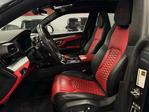 Used 2019 Lamborghini Urus Sport Utility 4D image 13