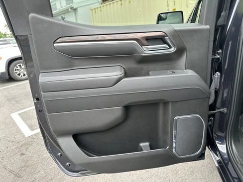 Used 2025 GMC Sierra 1500 SLT AWD/4WD image 15