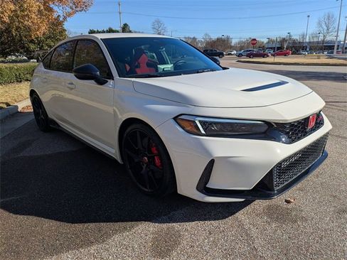 Used 2023 Honda Civic Type R image 8