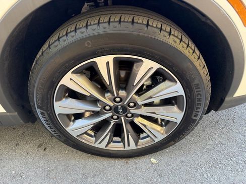 Used 2022 Lincoln Corsair Reserve w/ Elements Package image 9