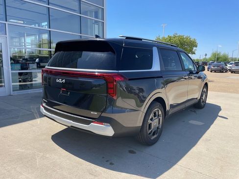 New 2026 Kia Carnival EX FWD image 5