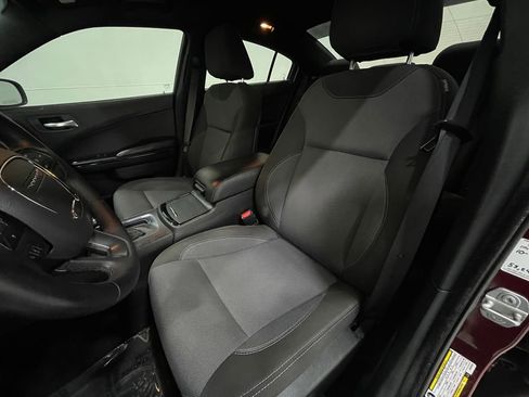 Used 2018 Dodge Charger SXT w/ Blacktop Package image 13