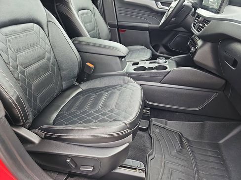 Used 2023 Ford Escape SE w/ PHEV Premium Package FWD image 13