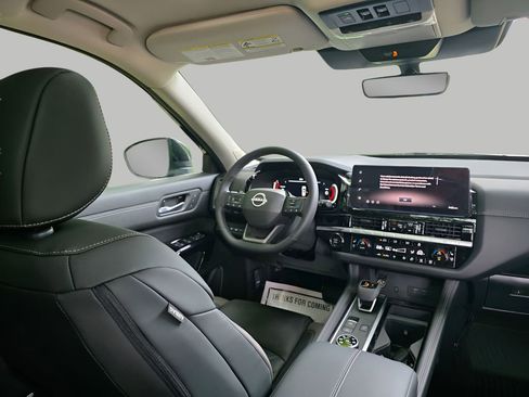 New 2026 Nissan Pathfinder Platinum AWD/4WD image 12