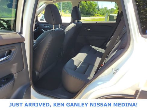 Certified 2023 Nissan Rogue SL w/ SL Premium Package AWD/4WD image 16