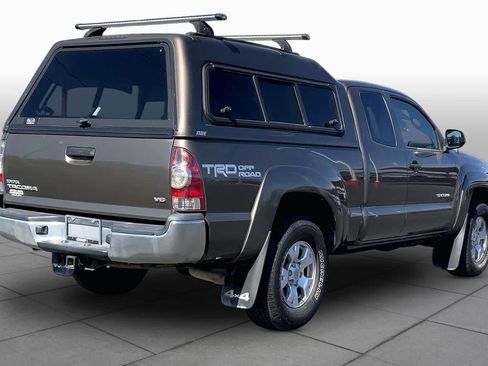 Used 2015 Toyota Tacoma 4x4 Access Cab V6 w/ TRD Off-Road Package image 13