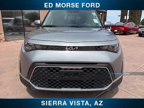 Used 2025 Kia Soul LX FWD image 11