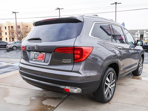 Used 2016 Honda Pilot Touring image 8