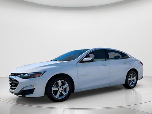Used 2024 Chevrolet Malibu LT FWD image 1