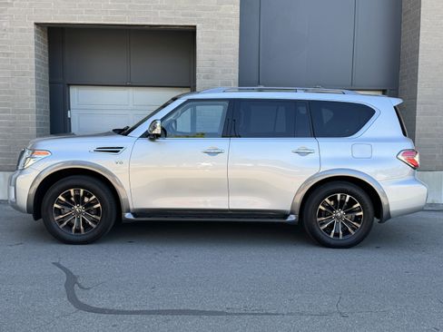 Used 2018 Nissan Armada Platinum w/ Interior Lighting Package AWD/4WD image 2