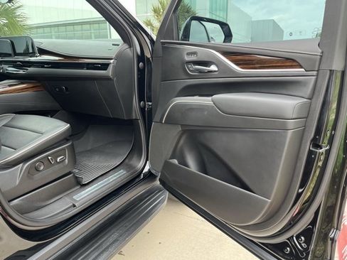 Used 2023 Cadillac Escalade ESV Premium Luxury image 23