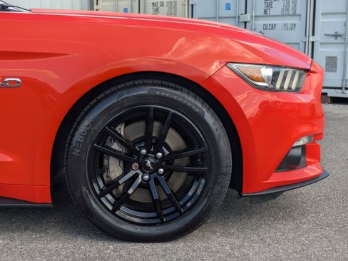 Used 2015 Ford Mustang GT image 11