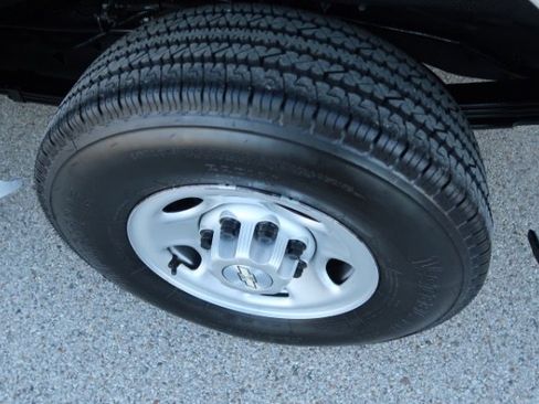 Used 2021 Chevrolet Express 2500 w/ Driver Convenience Package image 17