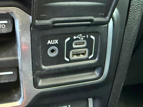 Used 2018 Jeep Wrangler Unlimited Rubicon AWD/4WD image 18