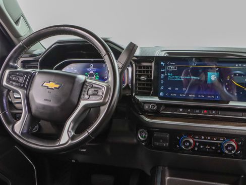 Used 2024 Chevrolet Silverado 3500 LT w/ Convenience Package image 18