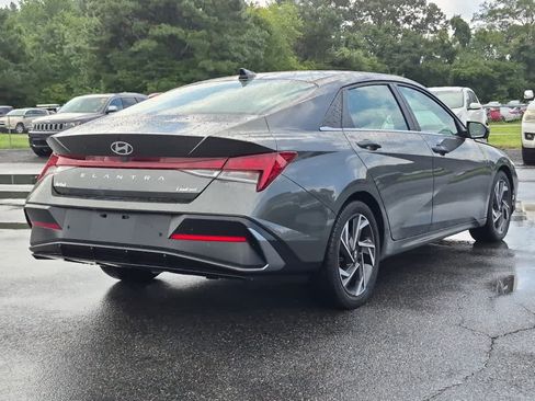 Used 2024 Hyundai Elantra Limited FWD image 5