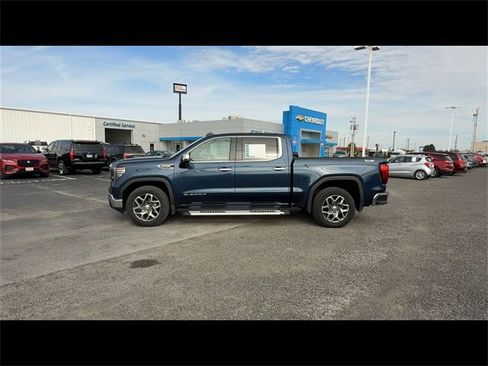 Used 2022 GMC Sierra 1500 SLT w/ SLT Convenience Package image 5