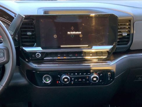 Used 2024 GMC Sierra 1500 SLE image 6