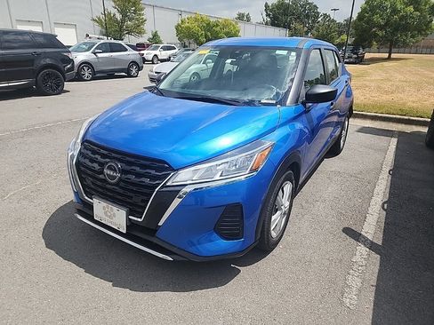 Used 2022 Nissan Kicks S FWD image 2
