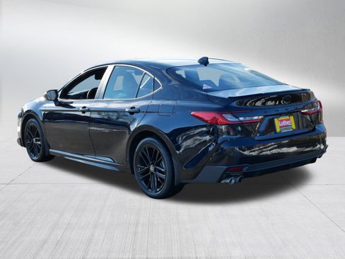 Used 2025 Toyota Camry SE w/ Multimedia Upgrade Package image 5