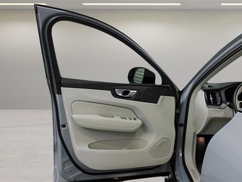 Certified 2025 Volvo XC60 T8 Ultra w/ Protection Package Premier image 12